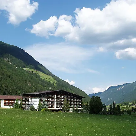 Alpenhof Hotel 4*