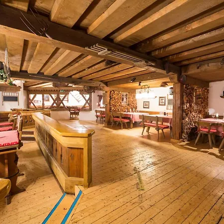 Hotel Alpenhof 4*